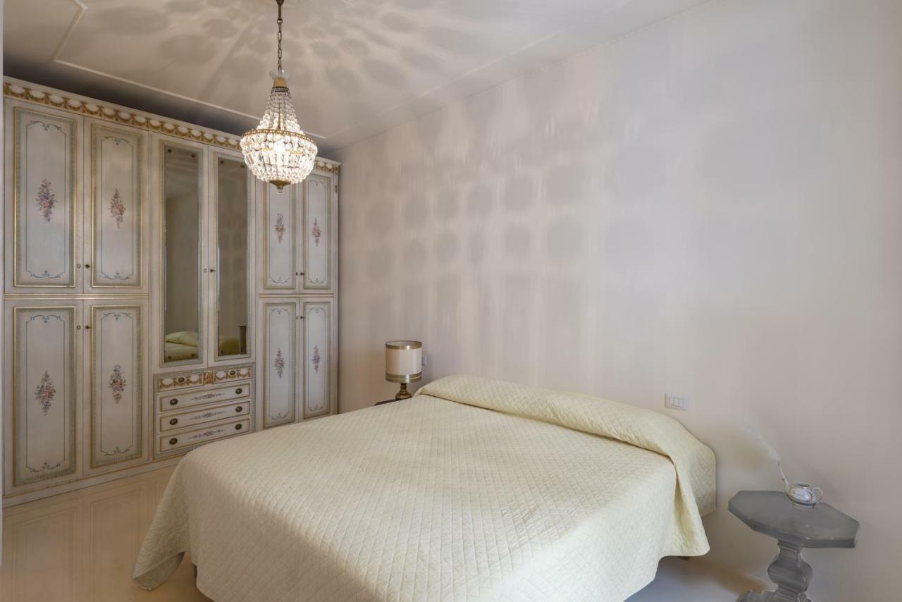 Elegant Historic Large House On Lake Como Apartment Граведона Екстериор снимка